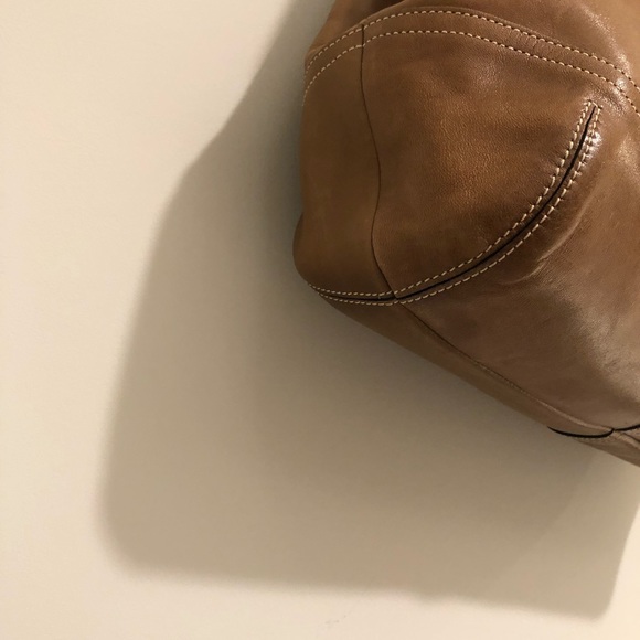 Coach purse!  Beautiful leather in med brown - Picture 5 of 10